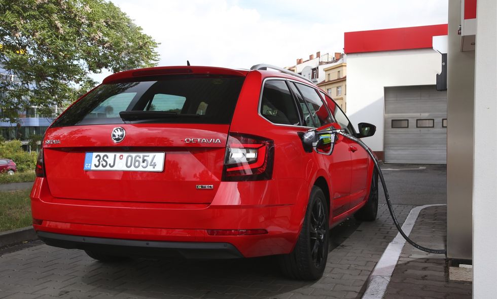 Skoda ger inte upp gasbilarna – nu kommer uppdaterad modell