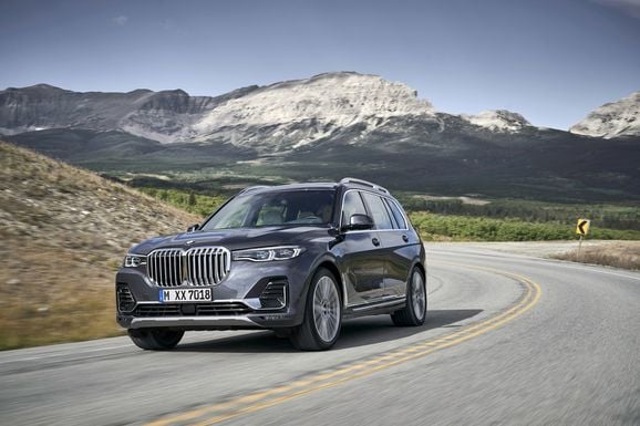 Sjusitsiga BMW X7 ska ses som 7-serie på styltor