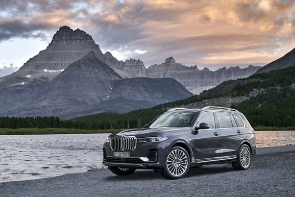 Sjusitsiga BMW X7 ska ses som 7-serie på styltor