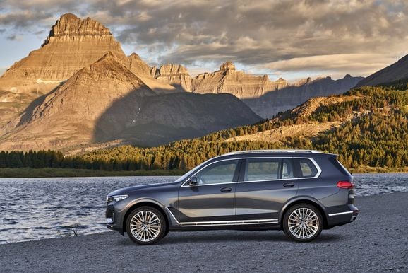 Sjusitsiga BMW X7 ska ses som 7-serie på styltor