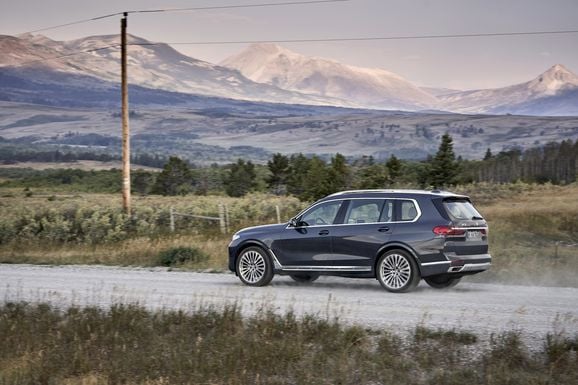 Sjusitsiga BMW X7 ska ses som 7-serie på styltor