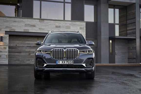 Sjusitsiga BMW X7 ska ses som 7-serie på styltor