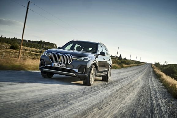 Sjusitsiga BMW X7 ska ses som 7-serie på styltor