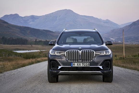 Sjusitsiga BMW X7 ska ses som 7-serie på styltor
