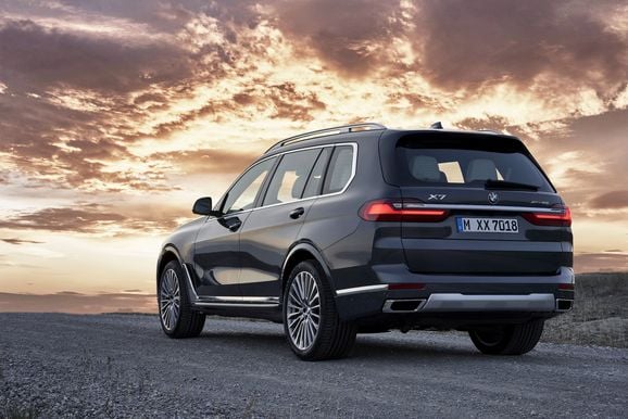 Sjusitsiga BMW X7 ska ses som 7-serie på styltor