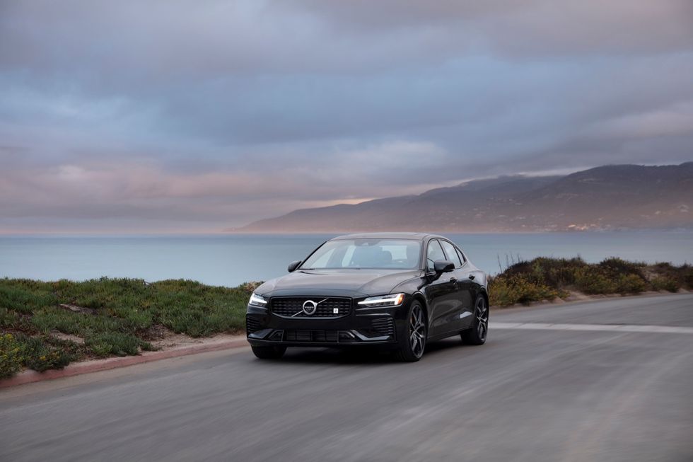 Världspressen imponeras av Volvos trimmade laddhybrid