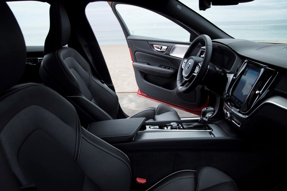 Världspressen imponeras av Volvos trimmade laddhybrid