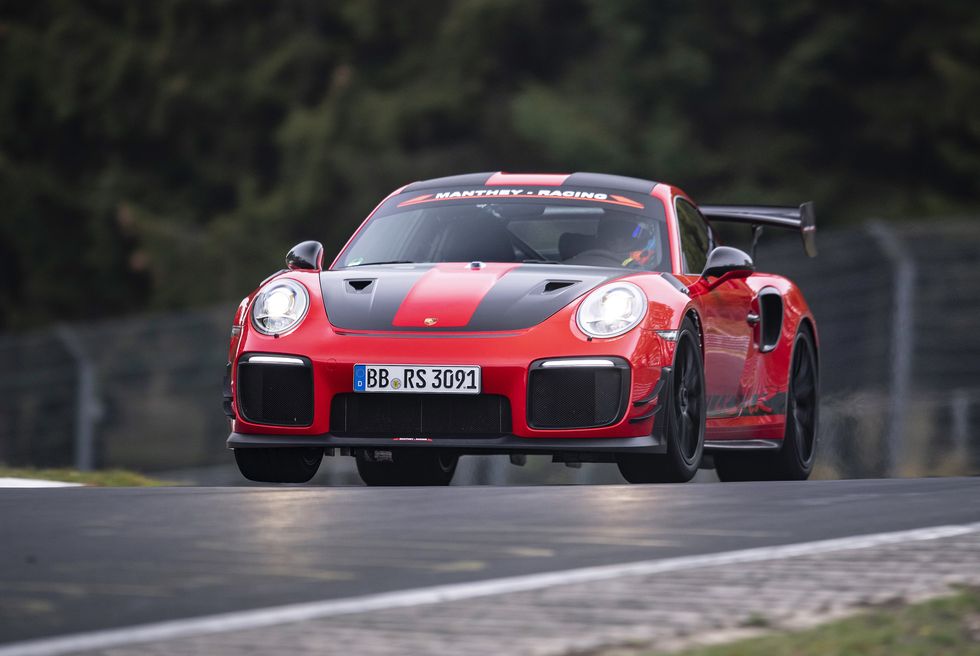 Porsche 911 GT2 RS MR är snabbaste bil på Nürburgring