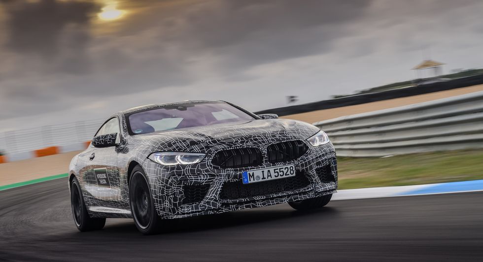 Första bilderna på BMW M8 – men får den för lite effekt?