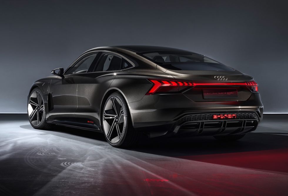 Premiär: Audi e-tron GT – med Audi-DNA och Porsche-teknik