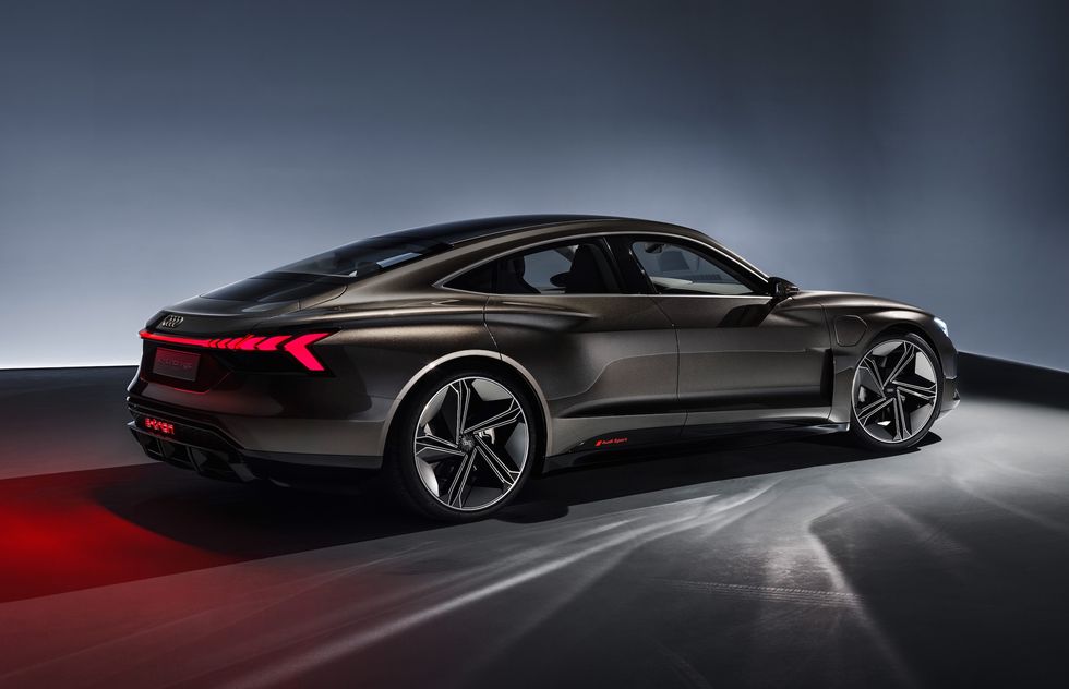 Premiär: Audi e-tron GT – med Audi-DNA och Porsche-teknik