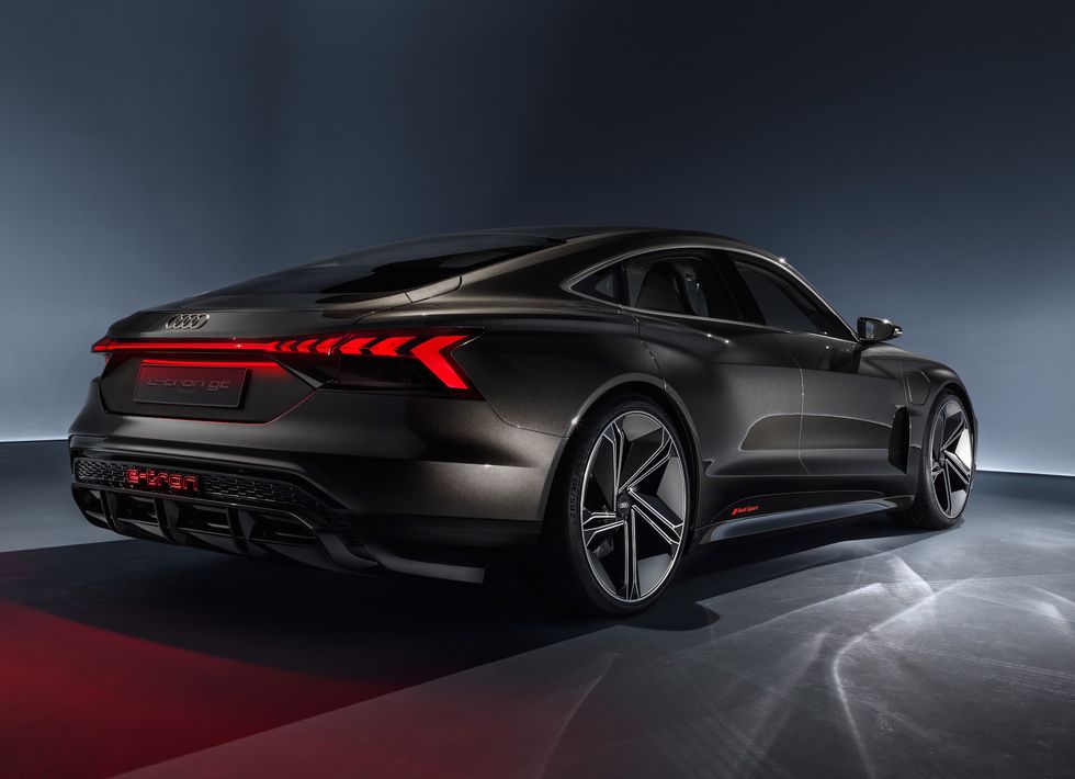 Premiär: Audi e-tron GT – med Audi-DNA och Porsche-teknik