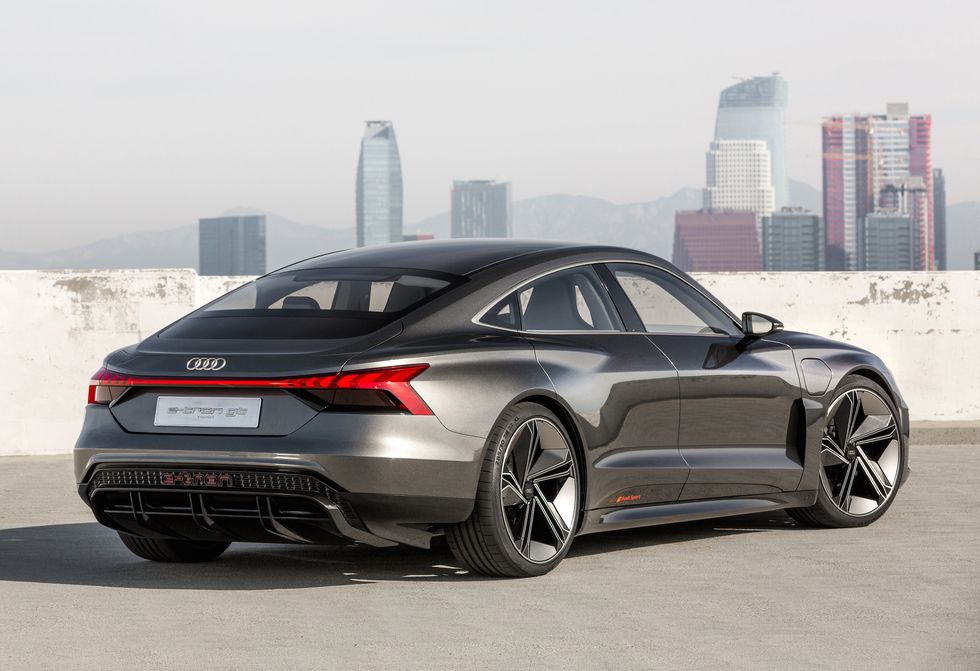 Premiär: Audi e-tron GT – med Audi-DNA och Porsche-teknik
