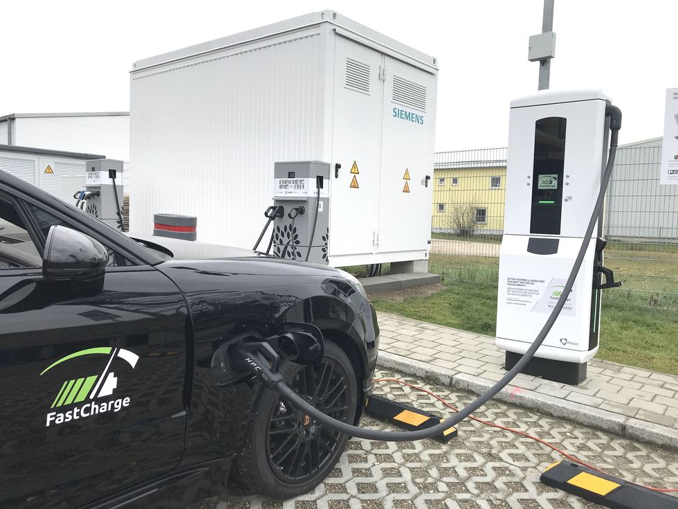 Snart går det att ”tanka” en elbil lika snabbt som bensinbil