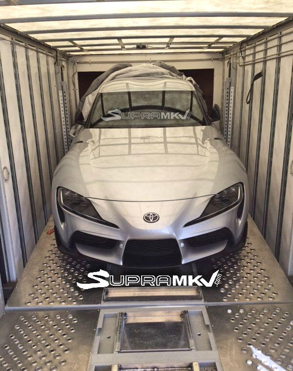 Nya Toyota Supra läcker ut – fotograferad i biltransport