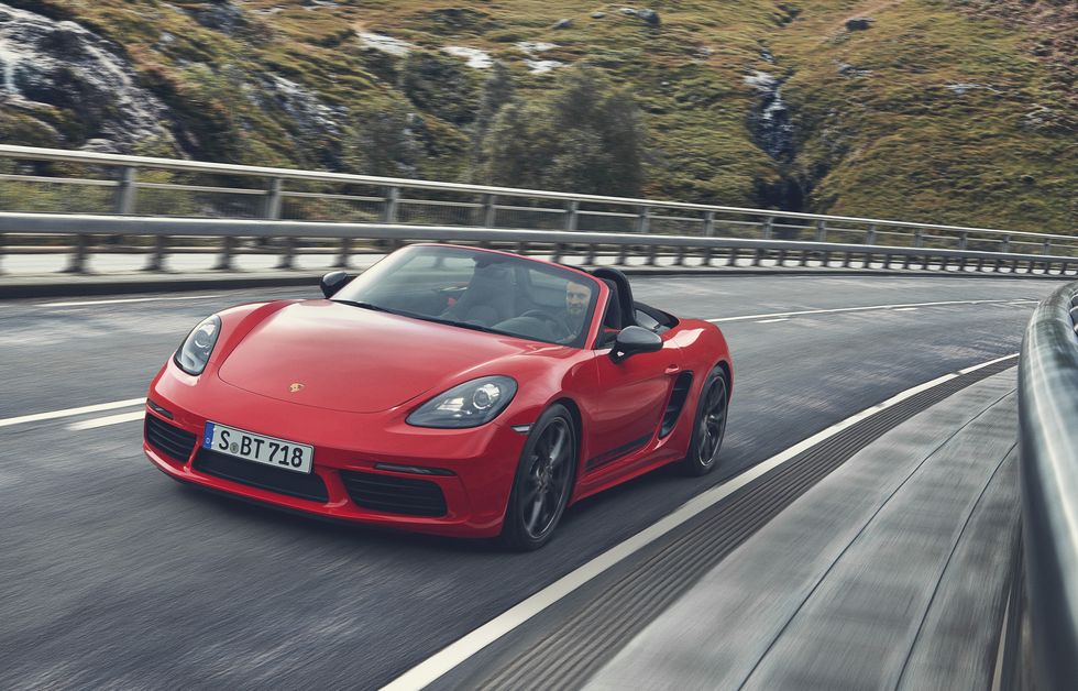 Porsche vässar körglädjen med två nya 718 T modeller