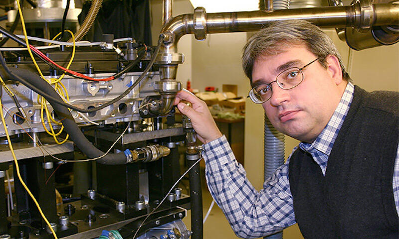 Mikrovågor ersätter tändstift – svensk forskare är skeptisk