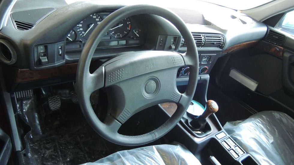 Märkliga fyndet: Elva orörda BMW 5-serien från 1994