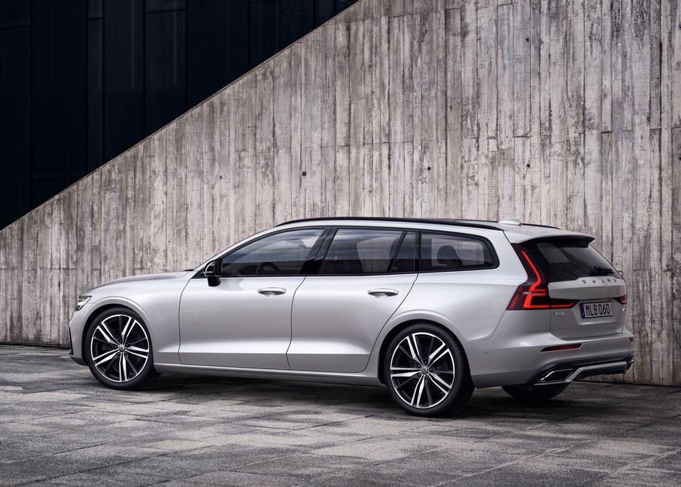 Volvo lanserar nytt alternativ till V60 – T4 med 190 hk