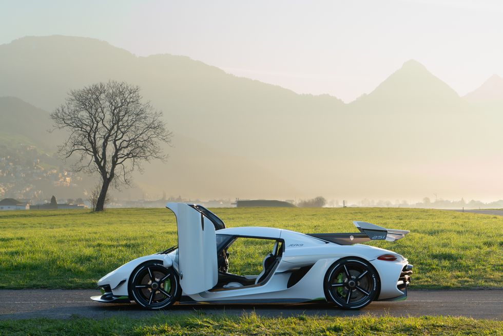 Bildgalleri: Koenigsegg Jesko i natursköna Luzern, Schweiz