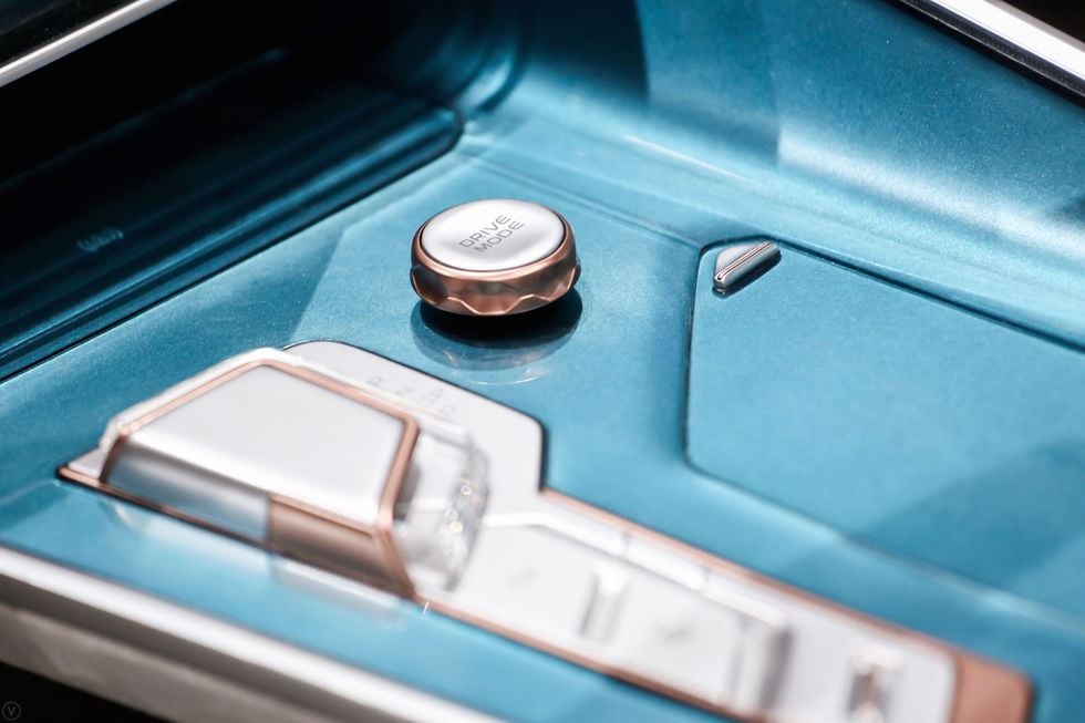 Volvoägaren Geely visar Preface Sedan – elbil på CMA-plattform?