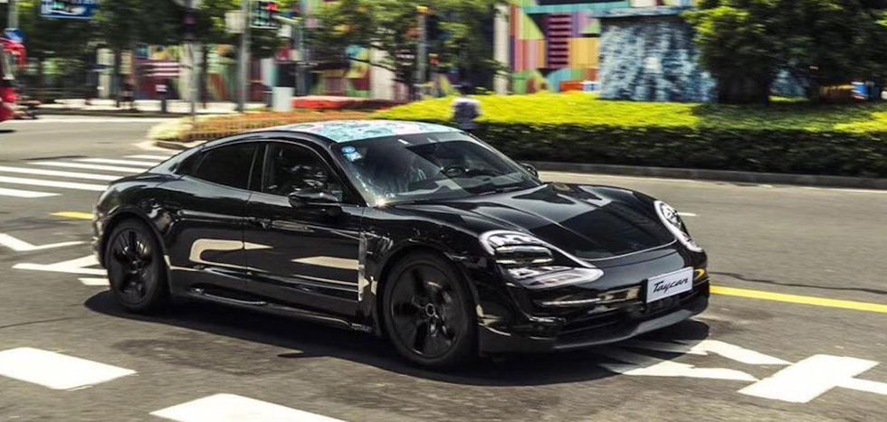 Porsche Taycan visas som prototyp med... avgasutblås?