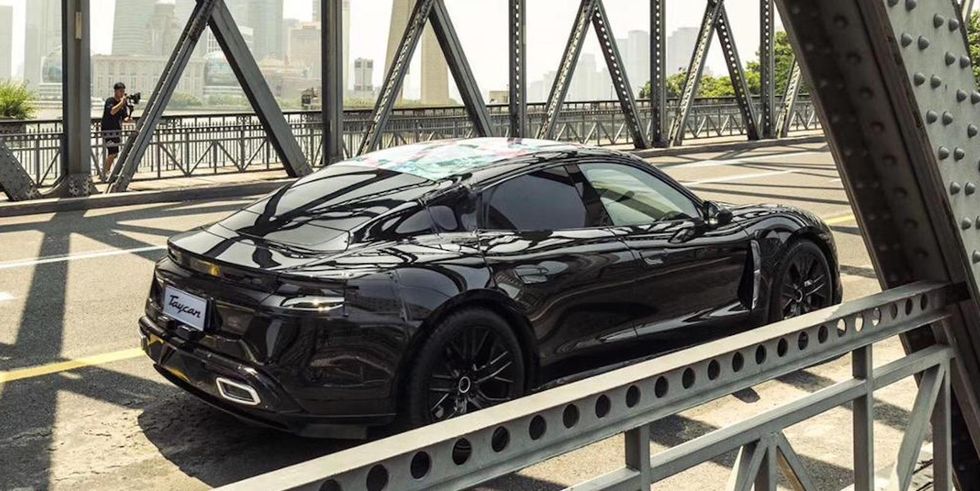 Porsche Taycan visas som prototyp med... avgasutblås?