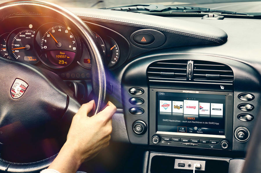Modern infotainment till äldre Porsche