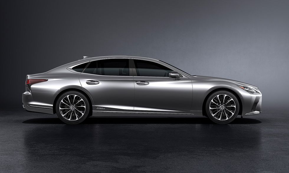 Lexus drag för att klå S-klass: Sömmarna i klädseln absorberar vibrationer