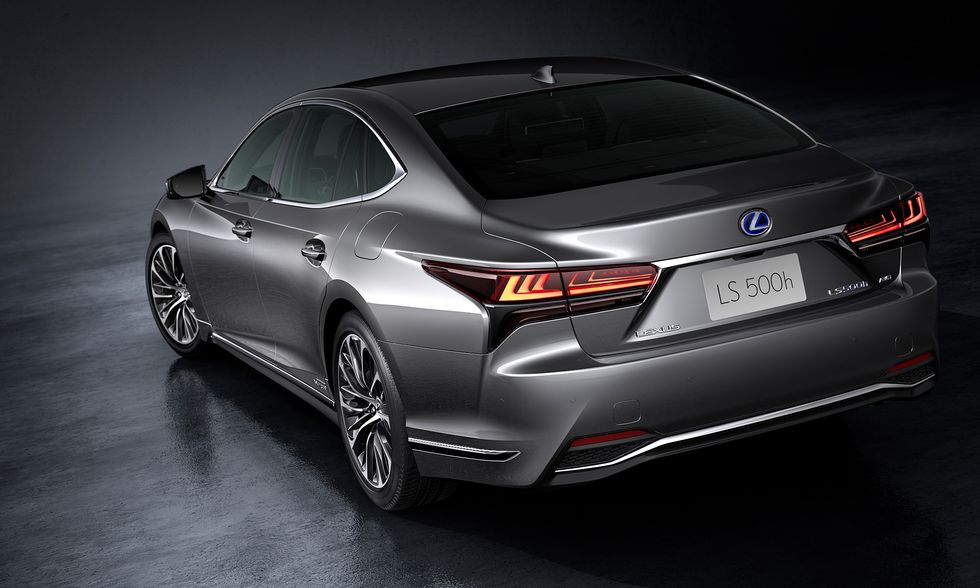 Lexus drag för att klå S-klass: Sömmarna i klädseln absorberar vibrationer