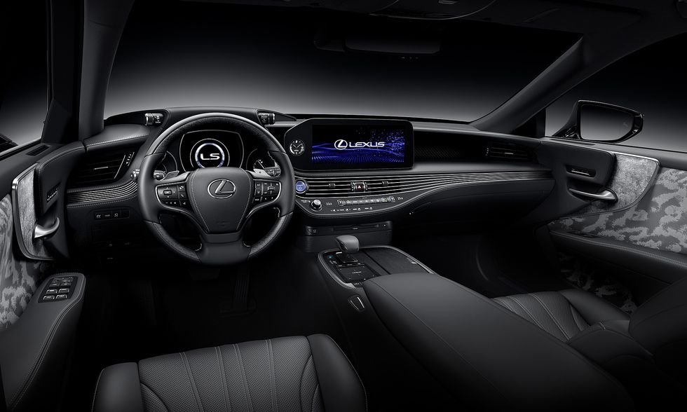 Lexus drag för att klå S-klass: Sömmarna i klädseln absorberar vibrationer