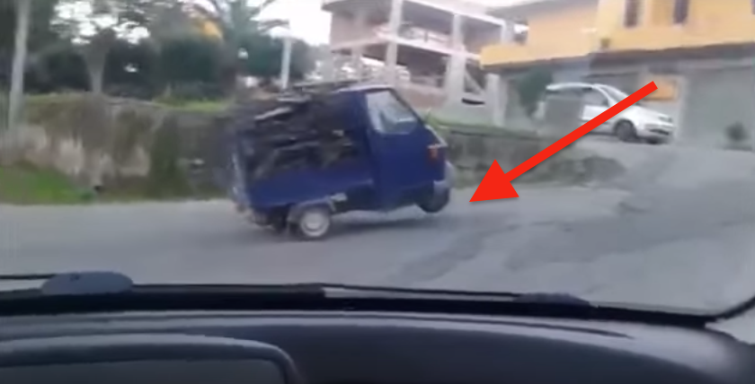 Den här Piaggio Ape-föraren visar varför vi älskar Italien