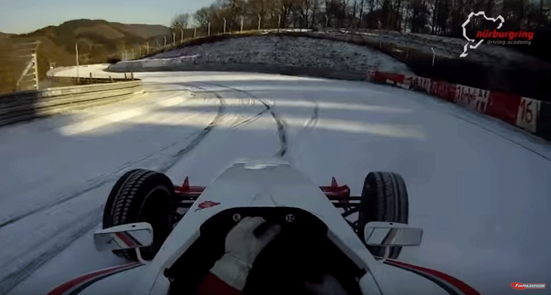 I brist på snö – kolla galna varvet på Nürburgring