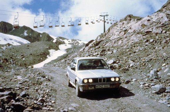 BMW firar – 325i Allrad var första 4WD-bilen