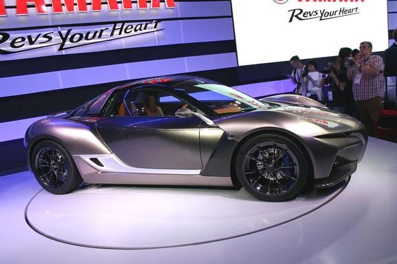 Superlätt sportbil – men gissa från vem?