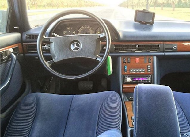 Upphöjd öken-Mercedes är redaktionens nya drömbil