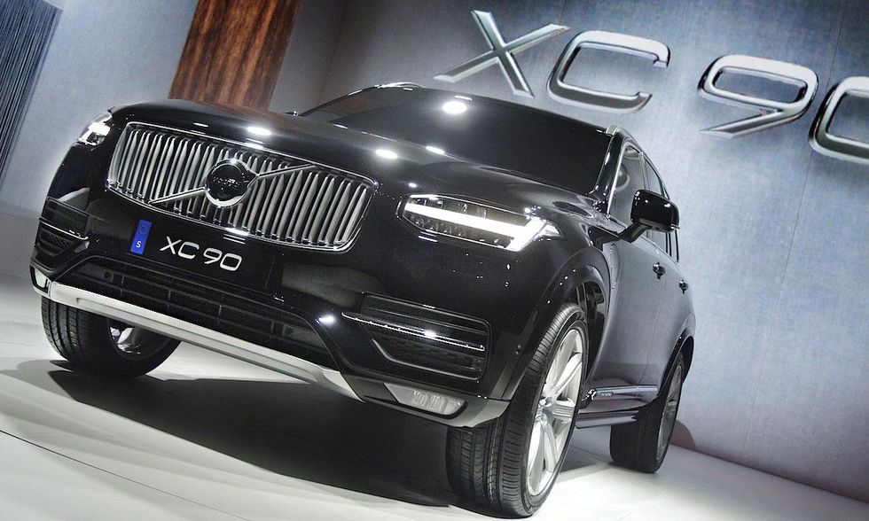 Volvo slog historiskt rekord – och idag visas S90