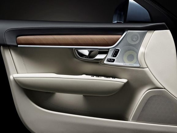 Här driver designchefen med Volvos konkurrenter