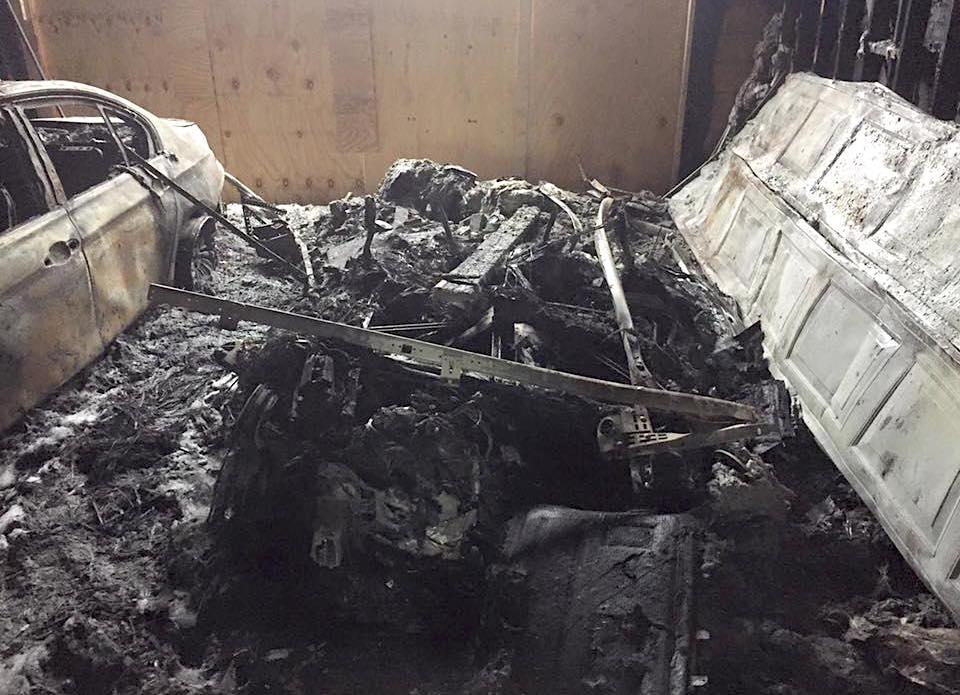 Otäck bilbrand – men vilken bil försvann?