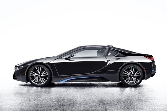 BMW i8 är utan tak och dörrar – men supermodern