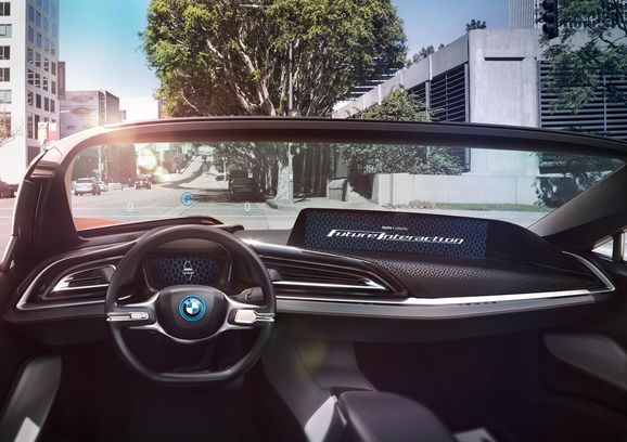 BMW i8 är utan tak och dörrar – men supermodern