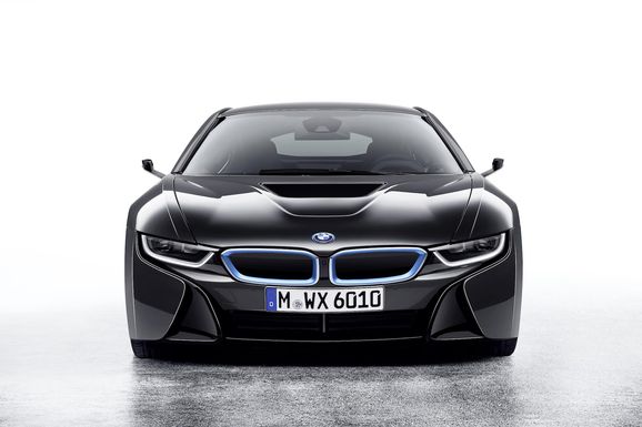 BMW i8 är utan tak och dörrar – men supermodern