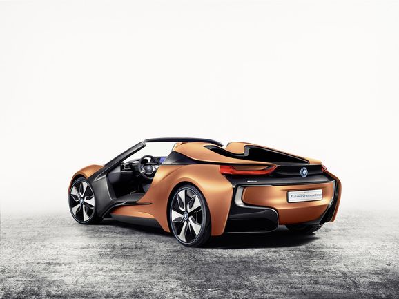 BMW i8 är utan tak och dörrar – men supermodern