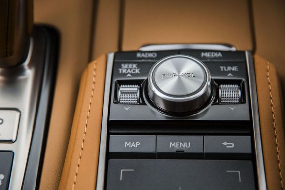 Lexus nya prestandakupé med 477 hk till Sverige