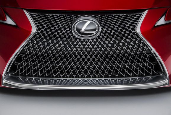 Lexus nya prestandakupé med 477 hk till Sverige