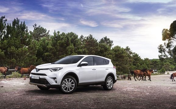 Vi provkör Toyota Rav4 som hybrid: 
