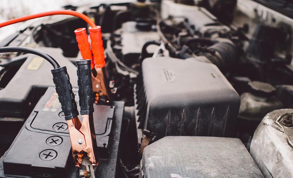 Experterna tipsar: Så ger du starthjälp med startkablar