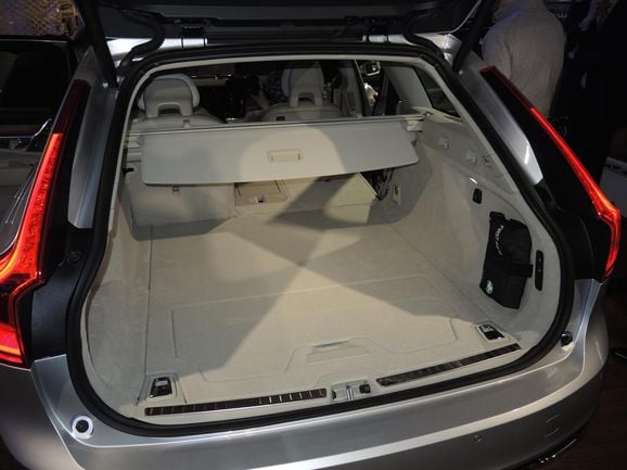 Volvo V90 redo i appen ”Bygg Din Volvo”