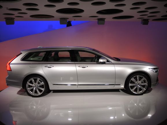 Volvo V90 redo i appen ”Bygg Din Volvo”