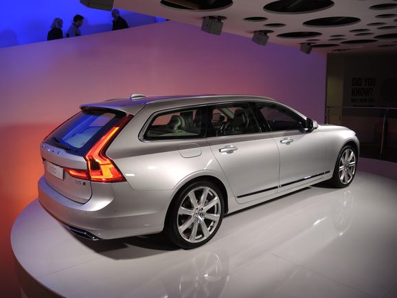 Volvo V90 redo i appen ”Bygg Din Volvo”